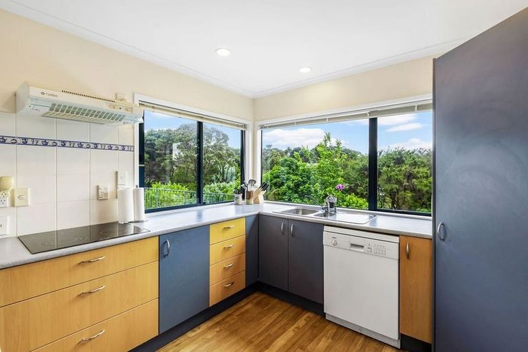 Photo of property in 37 Cochrane Avenue, Arkles Bay, Whangaparaoa, 0932