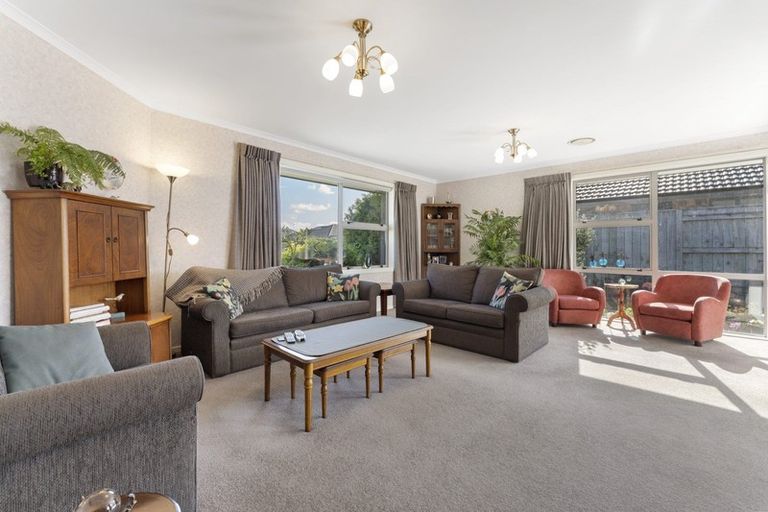 Photo of property in 4 Medallion Court, Kelvin Grove, Palmerston North, 4414