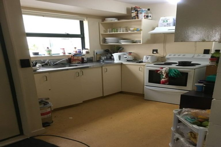 Photo of property in Te Awhina Apartments, 2/22 Sussex Street, Mount Cook, Wellington, 6021