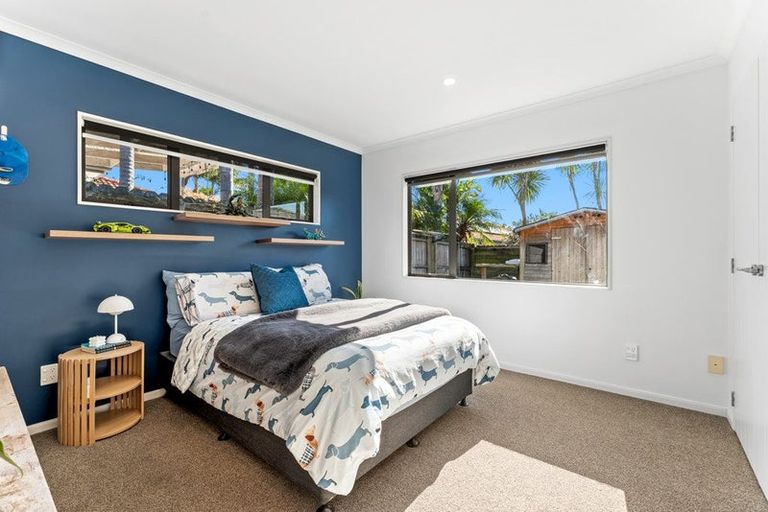 Photo of property in 13 Te Ruru Way, Stanmore Bay, Whangaparaoa, 0932