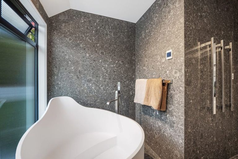 Photo of property in 9 Quebec Road, Milford, Auckland, 0620