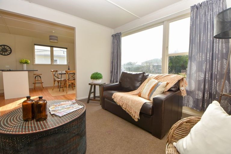 Photo of property in 9 Charles Street, Carterton, 5713