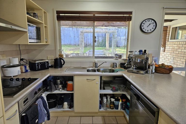 Photo of property in 8 Fresil Lane, Massey, Auckland, 0614