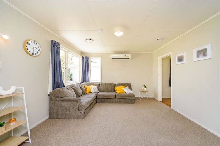 Photo of property in 27 Duff Crescent, Highbury, Palmerston North, 4412