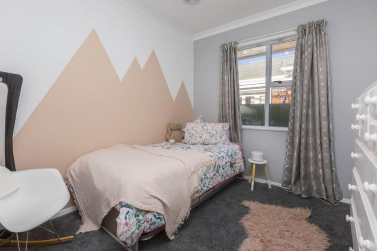 Photo of property in 92 Pine Avenue, Ebdentown, Upper Hutt, 5018