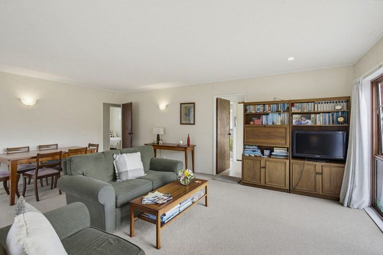 Photo of property in 15a Te Maku Grove, Waikanae, 5036