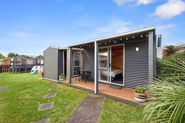 Photo of property in 2 Morrow Avenue, St Andrews, Hamilton, 3200