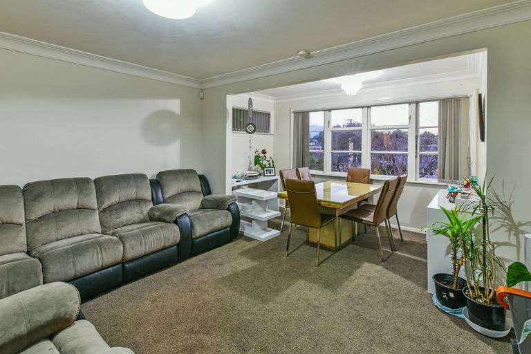 Photo of property in 14 Buller Crescent, Manurewa, Auckland, 2102