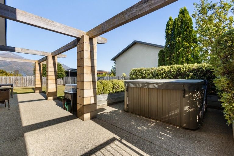 Photo of property in 27 Farrant Drive, Wanaka, 9305