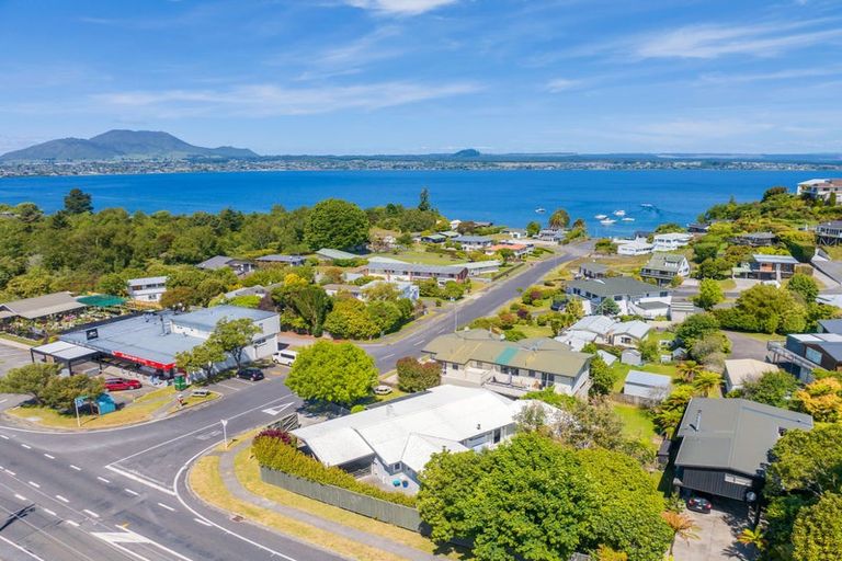 Photo of property in 2 Alberta Street, Acacia Bay, Taupo, 3330