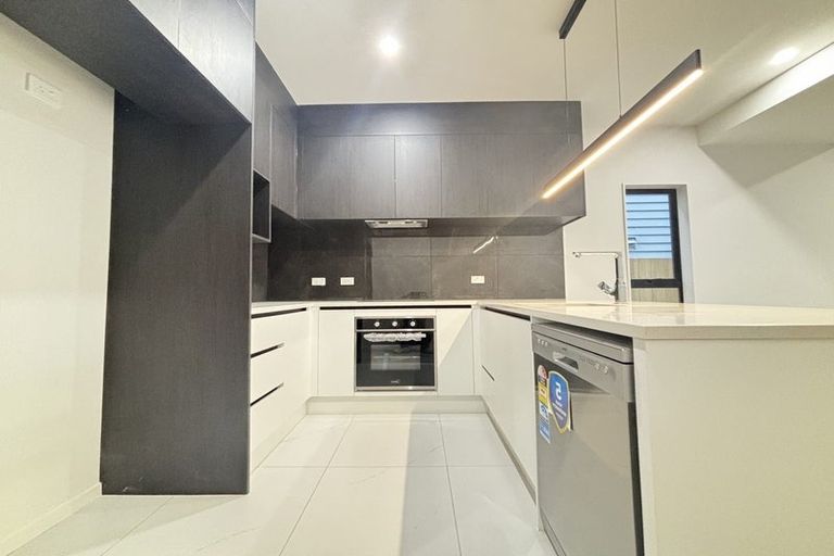 Photo of property in 7 Andy Crescent, Flat Bush, Auckland, 2016