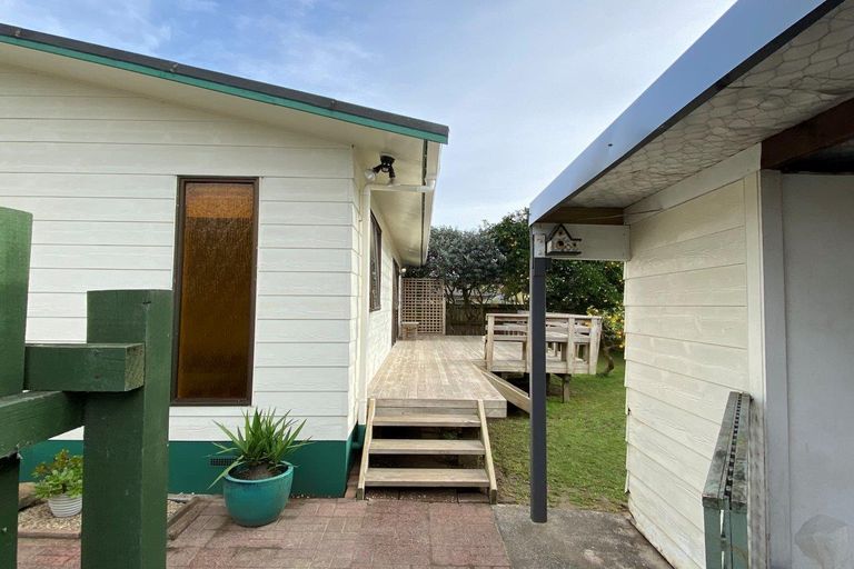 Photo of property in 12a Tamaki Bay Drive, Pakuranga, Auckland, 2010
