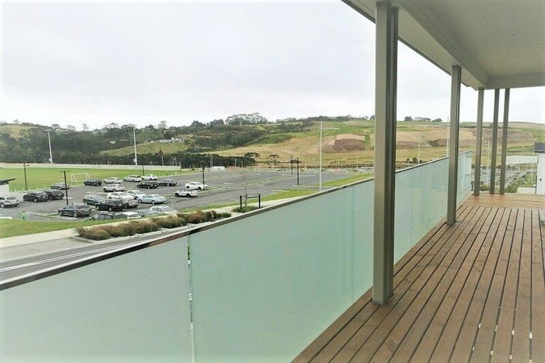 Photo of property in 39 Cavalli Road, Long Bay, Auckland, 0630