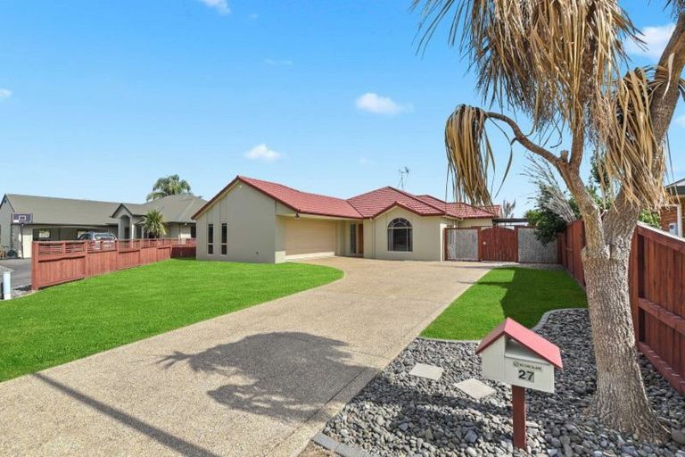 Photo of property in 27 Cranbrook Place, Rototuna North, Hamilton, 3210
