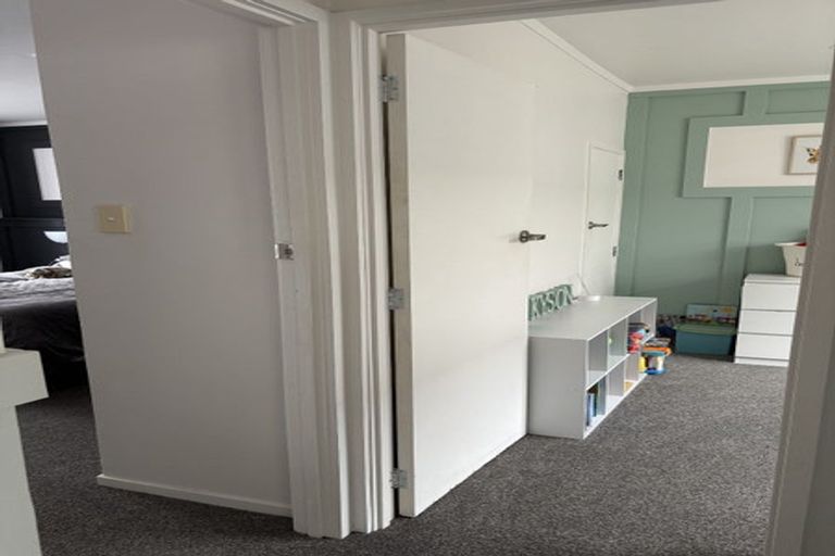 Photo of property in 1/10 Agincourt Street, Glenfield, Auckland, 0629