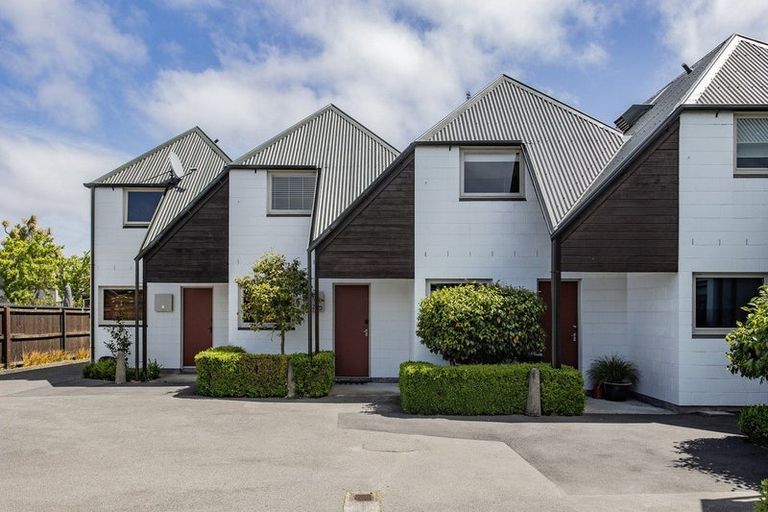 Photo of property in 2/30 Clissold Street, Merivale, Christchurch, 8014