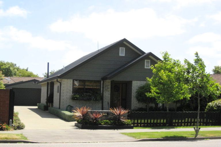 Photo of property in 17 Karnak Crescent, Russley, Christchurch, 8042