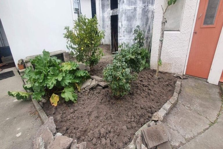 Photo of property in 30 Wikitoria Road, Putiki, Whanganui, 4501