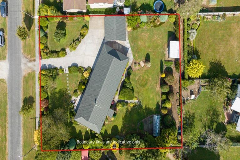 Photo of property in 62 Morton Street, Edendale, 9825