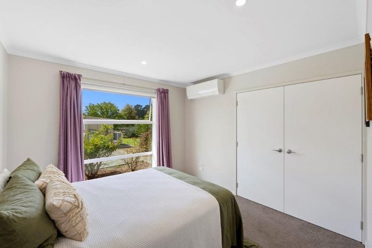 Photo of property in 42 Farrand Road, Kumeu, 0891