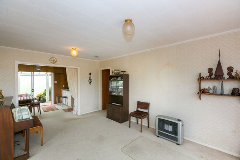 Photo of property in 3 Findlay Street, Moturoa, New Plymouth, 4310
