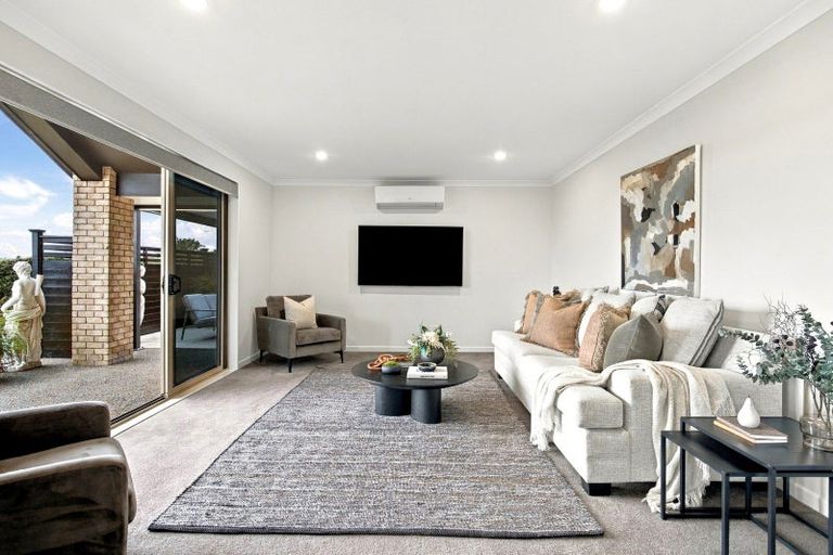 Photo of property in 32 Grace James Road, Pukekohe, 2120