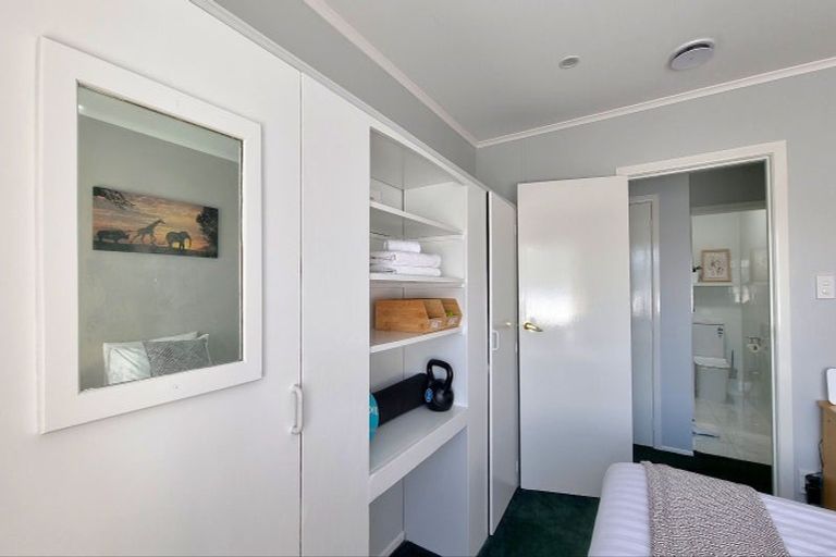 Photo of property in 176 Gossamer Drive, Pakuranga Heights, Auckland, 2010