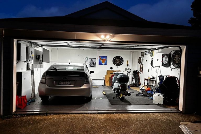 Photo of property in 9 Birdwood Street, Karori, Wellington, 6012