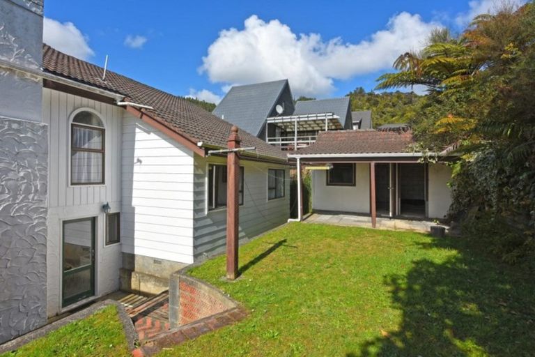 Photo of property in 6 Pioneer Grove, Silverstream, Upper Hutt, 5019