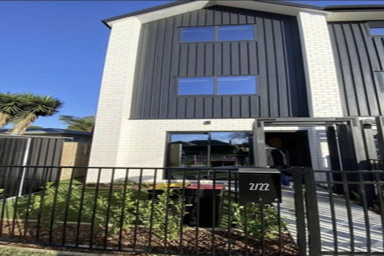 Photo of property in 1/22 Yeovil Road, Te Atatu Peninsula, Auckland, 0610