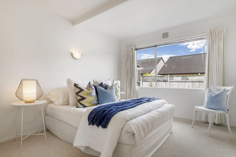 Photo of property in 1/29 Gordon Avenue, Forrest Hill, Auckland, 0620