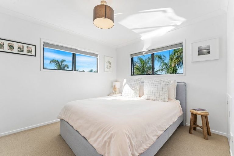 Photo of property in 2 Wonderview Road, Leigh, 0985