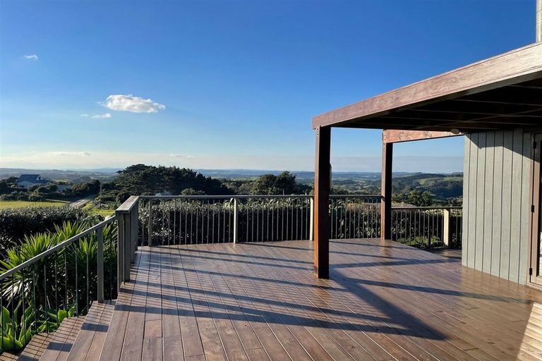 Photo of property in 85 Constable Road, Muriwai, Waimauku, 0881