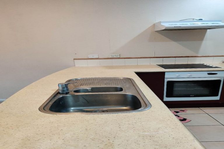 Photo of property in Tuscany Towers, 53/1 Ambrico Place, New Lynn, Auckland, 0600