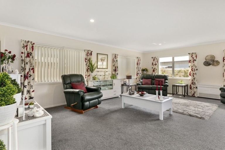 Photo of property in 15 Te Toru Street, Taita, Lower Hutt, 5011