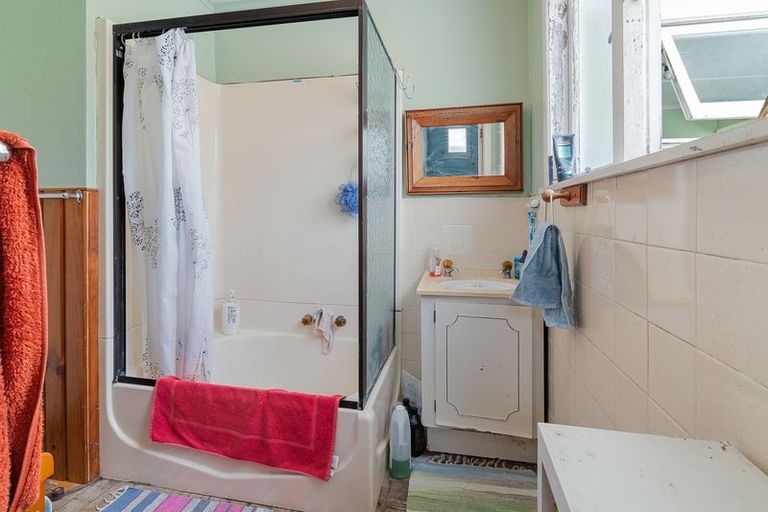 Photo of property in 30 Mcleod Road, Weymouth, Auckland, 2103