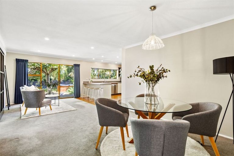 Photo of property in 63 Becroft Drive, Forrest Hill, Auckland, 0620