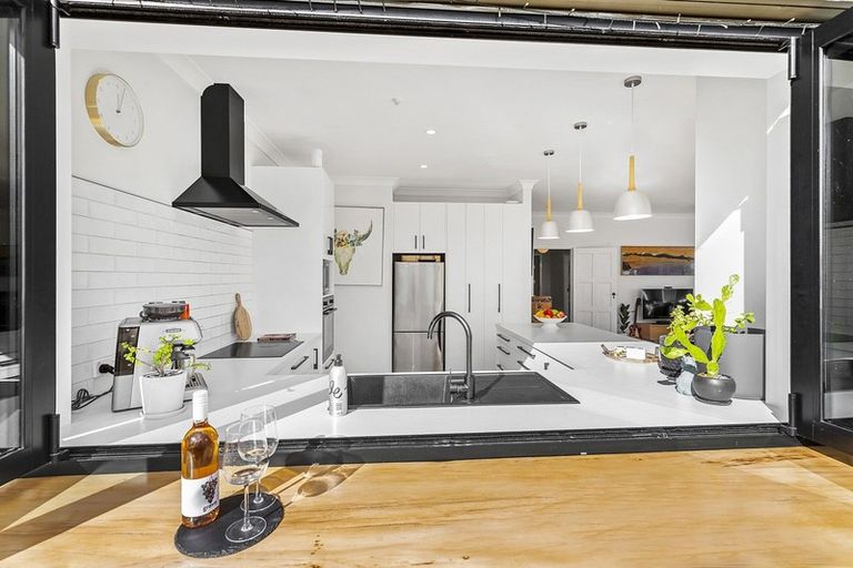 Photo of property in 69 Strathmore Avenue, Strathmore Park, Wellington, 6022