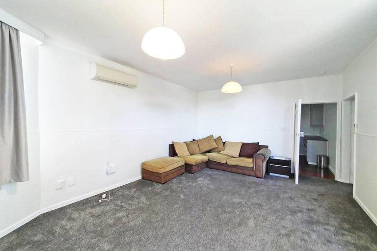Photo of property in 2/68 Shakespeare Road, Bluff Hill, Napier, 4110
