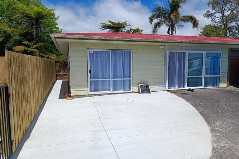 Photo of property in 2/39 Woodglen Road, Glen Eden, Auckland, 0602