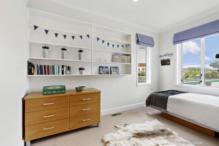 Photo of property in 14 Burnham Street, Seatoun, Wellington, 6022