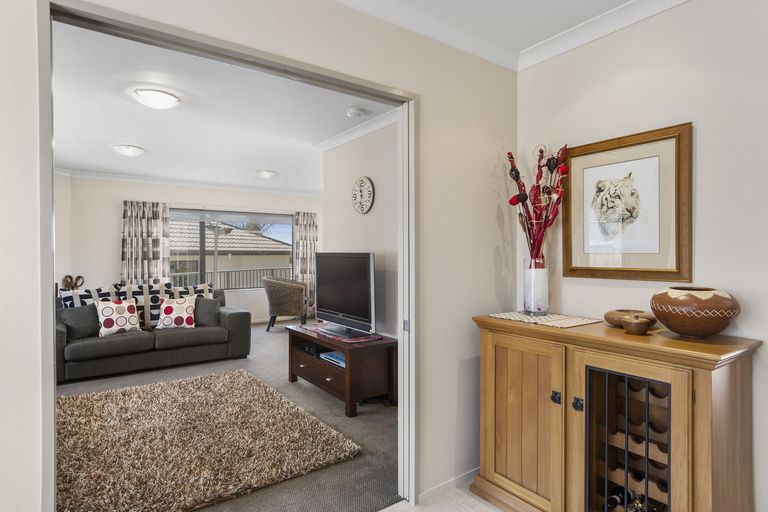 Photo of property in 25 Hawk Place, Welcome Bay, Tauranga, 3112