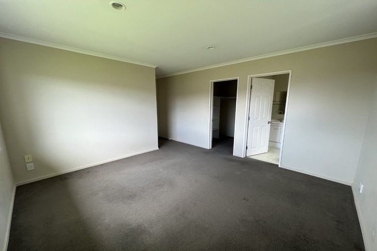 Photo of property in 3 Exotic Place, Massey, Auckland, 0614