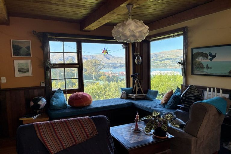 Photo of property in 57 Hawkhurst Road, Lyttelton, 8082