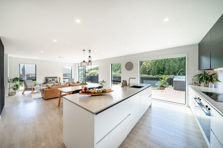 Photo of property in 15 Weatherdeck Close, Whitby, Porirua, 5024