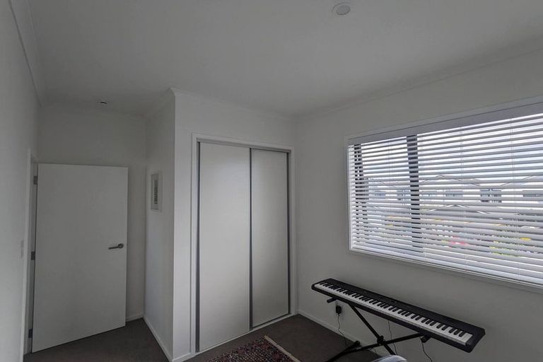 Photo of property in 26/1 Scott Road, Hobsonville, Auckland, 0616