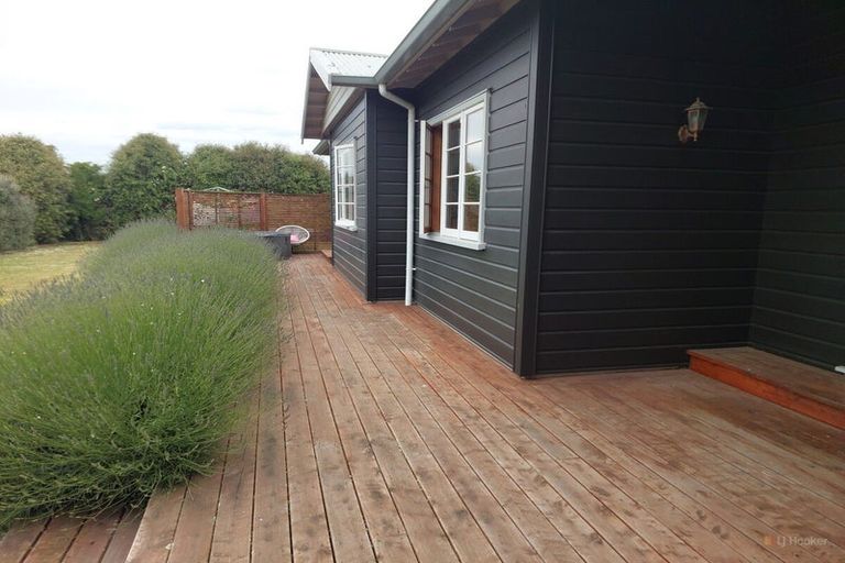 Photo of property in 17 Thackeray Street, Saint Andrews, 7988