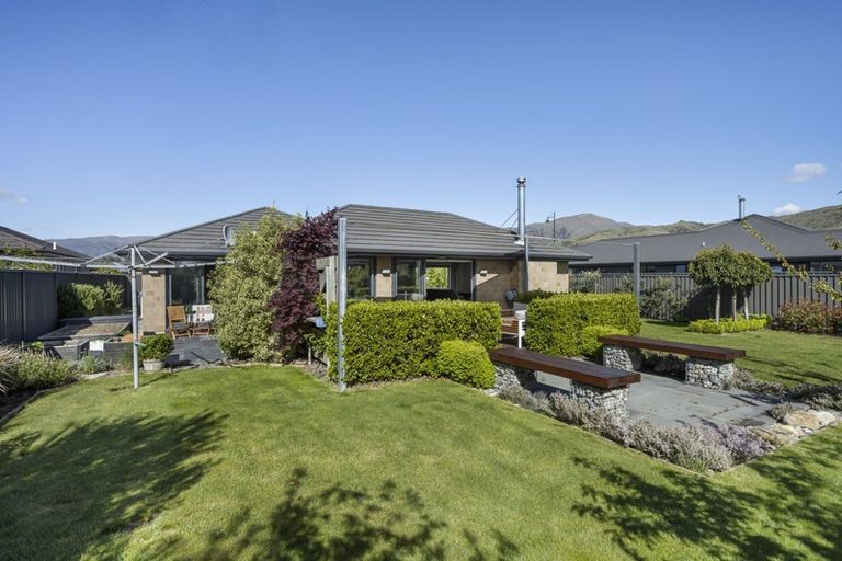 Photo of property in 4 Magnetic Place, Cromwell, 9310