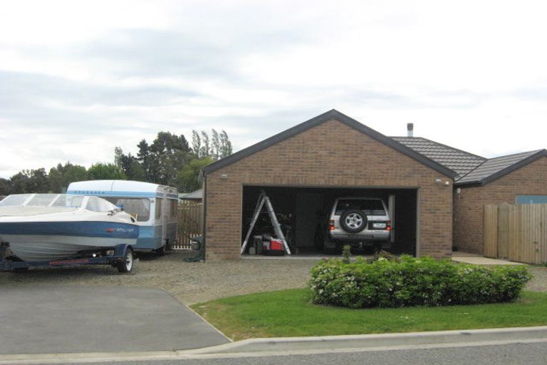 Photo of property in 21 Willowside Place, Amberley, 7410