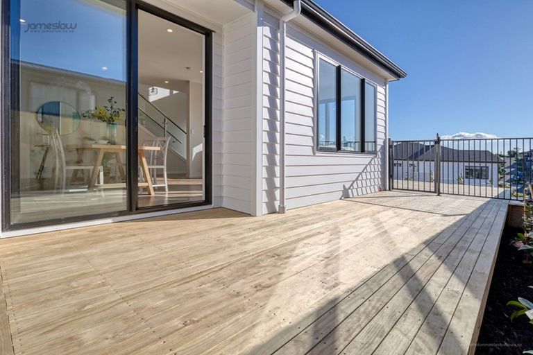 Photo of property in 11 Keiha Crescent, Massey, Auckland, 0614